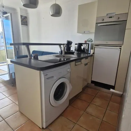Au Petit Miramar - Joli T2 Face A La Avec Parking Apartment