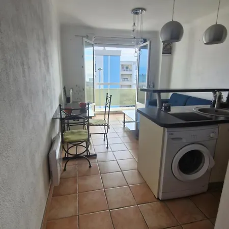 Au Petit Miramar - Joli T2 Face A La Avec Parking Apartment